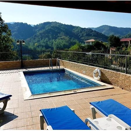 The Love Holiday House Tris Elies Exteriér fotografie